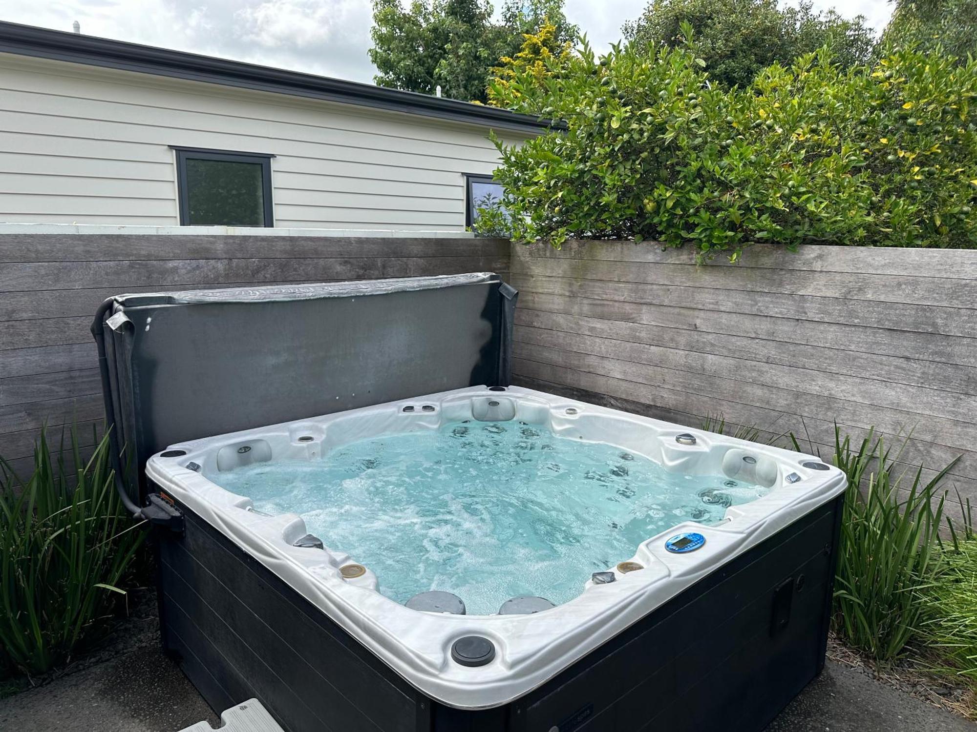 Summer Holiday 4 Bedrooms House In Hamilton With Pool And Spa エクステリア 写真
