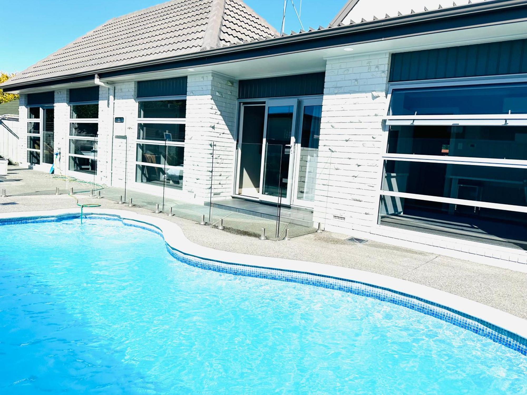 Summer Holiday 4 Bedrooms House In Hamilton With Pool And Spa エクステリア 写真
