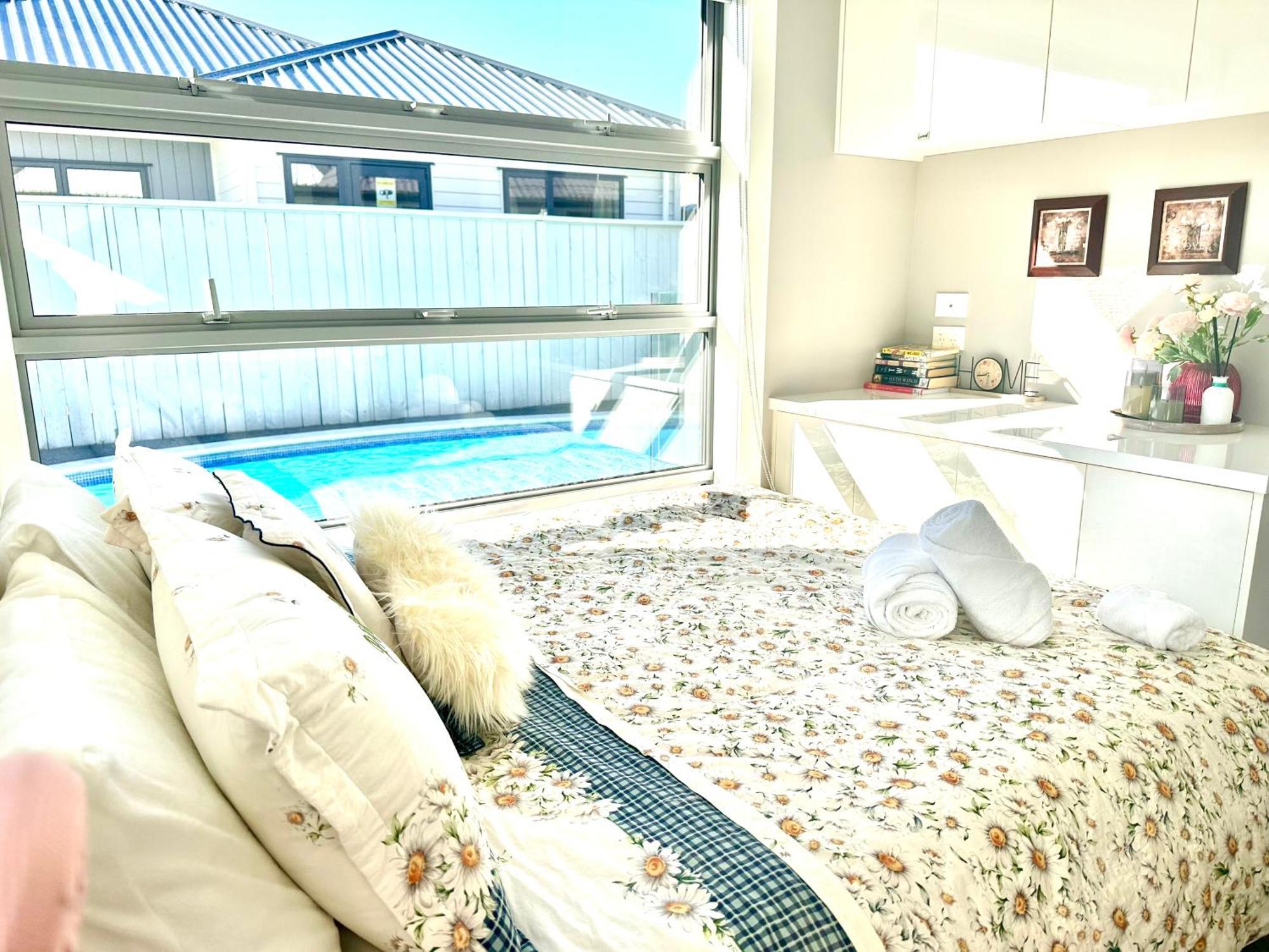 Summer Holiday 4 Bedrooms House In Hamilton With Pool And Spa エクステリア 写真